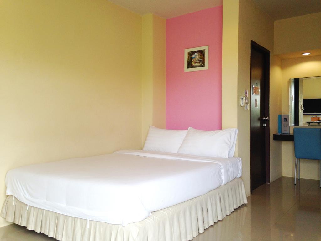 C2 Residence Lampang Exterior foto