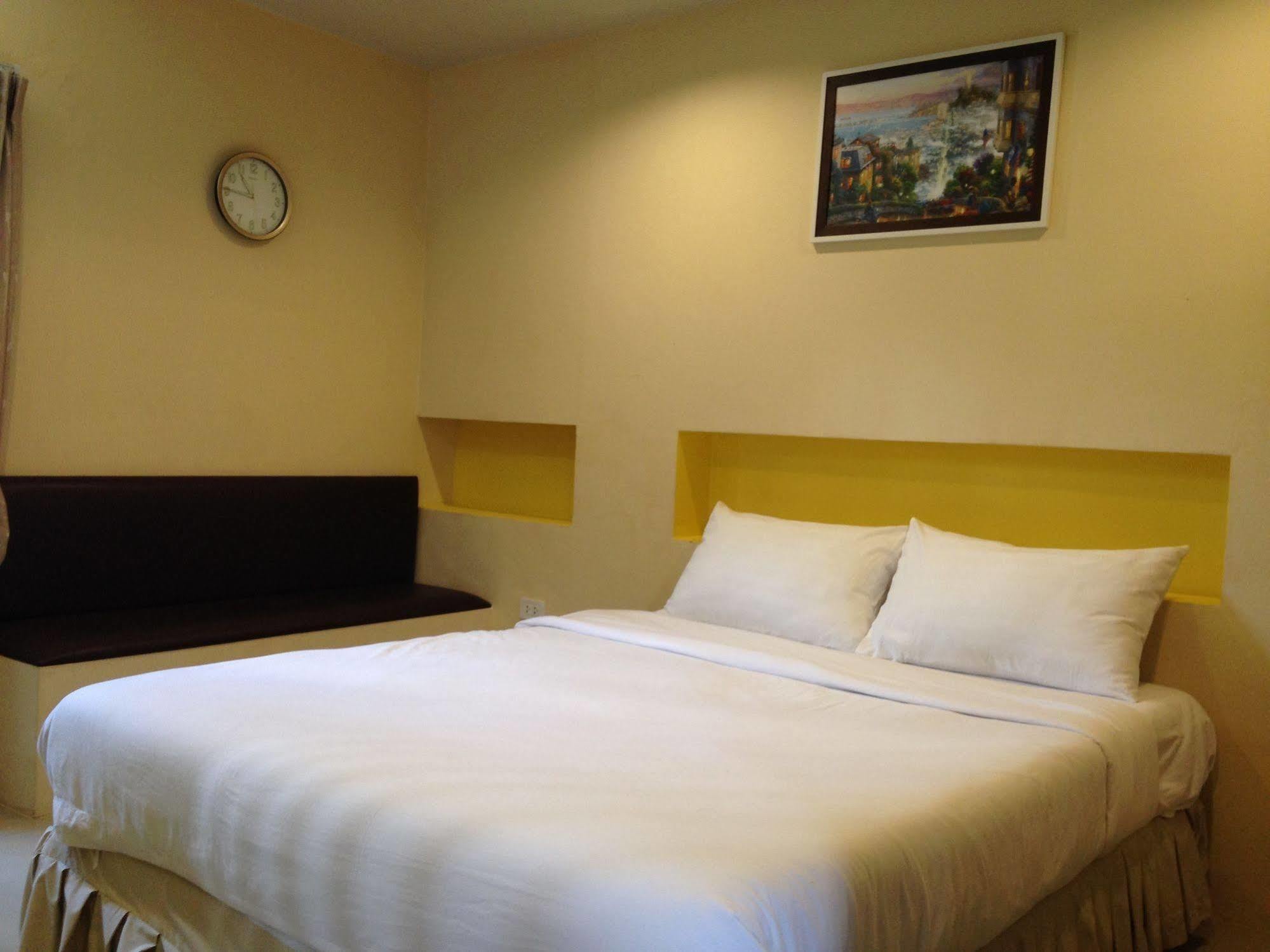 C2 Residence Lampang Exterior foto